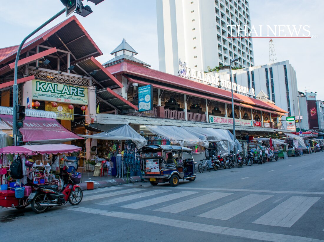 In Chiang Mai wurde der Aufzug im historischen Warorot-Markt nach einer Reparatur wieder eröffnet, um Bequemlichkeit und Nostalgie zu fördern.