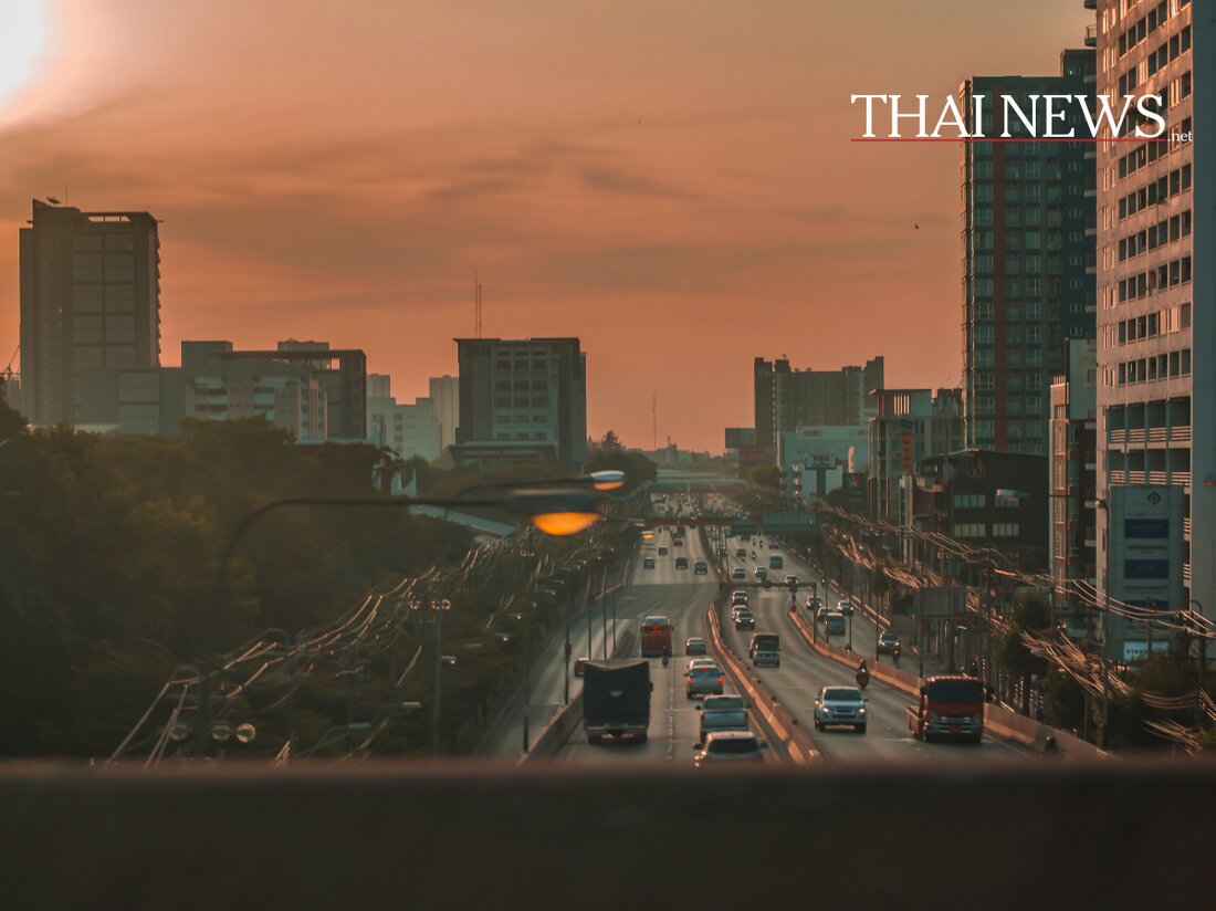 Pattaya erlebt kühle Morgenstunden und drohende Monsunüberschwemmungen. Wie die Behörden warnen. Bleiben Sie informiert!