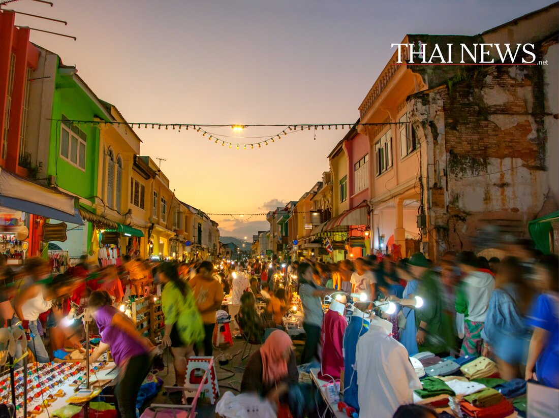 Phuket feiert vom 21. bis 29. Oktober das bedeutende vegetarische Festival mit kulturellen Zeremonien und köstlichem Essen.