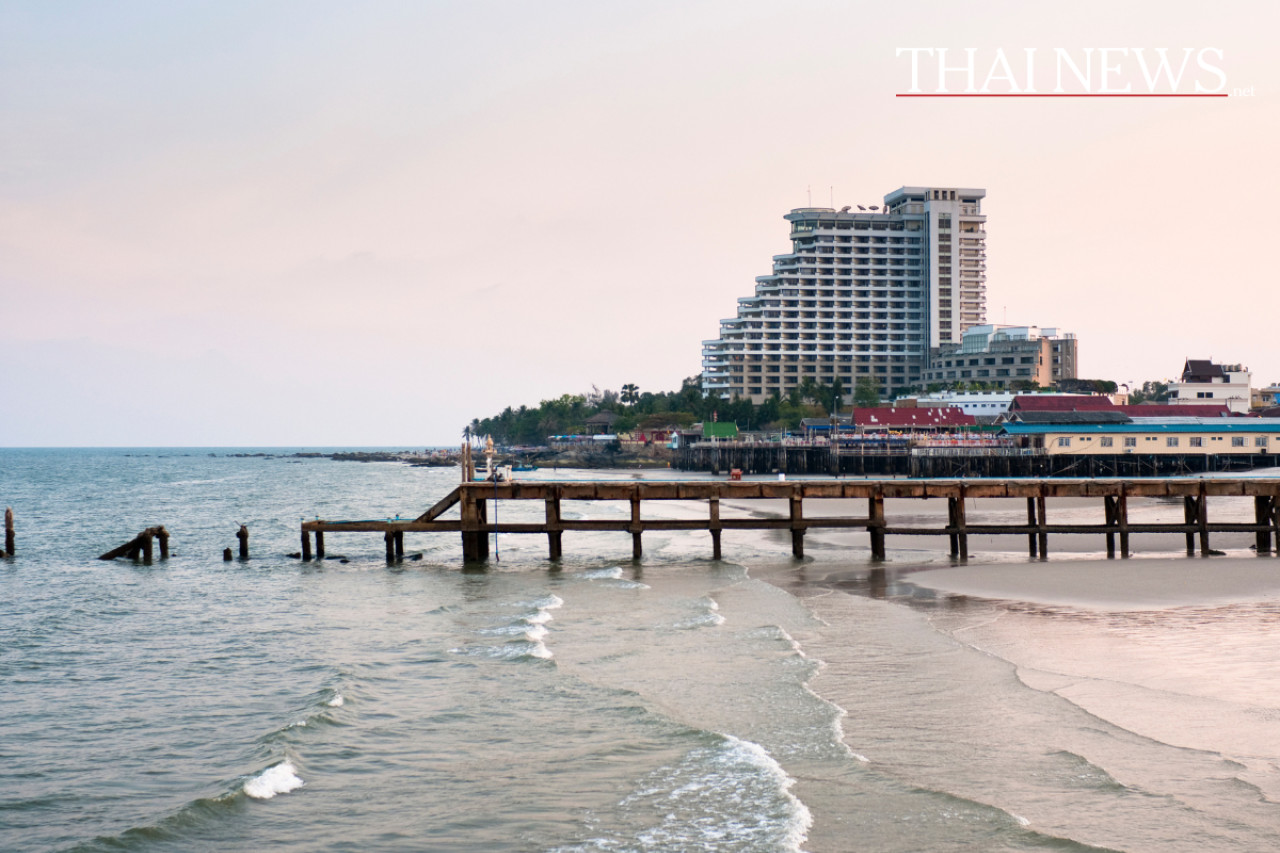 Pattaya und Koh Larn: Überfüllte Strände und stauende Verkehrsprobleme!