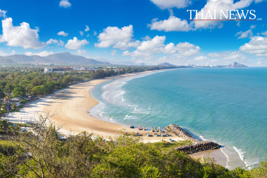 Hua Hin feierte die "Miss Grand International 2025" mit internationalen Teilnehmerinnen, um Wellness und Kultur zu fördern.